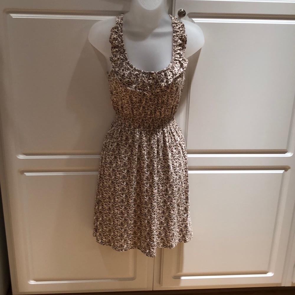 Lei cute summer dress. Elastic ruching at waist. S